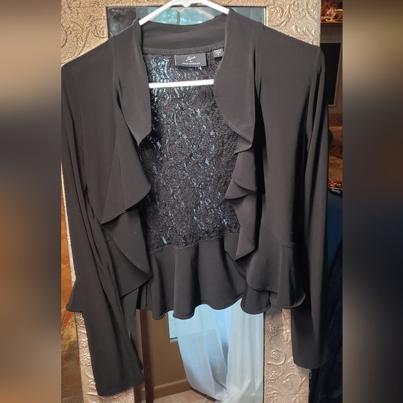 Black Lace Shrug - Picture 2 of 5